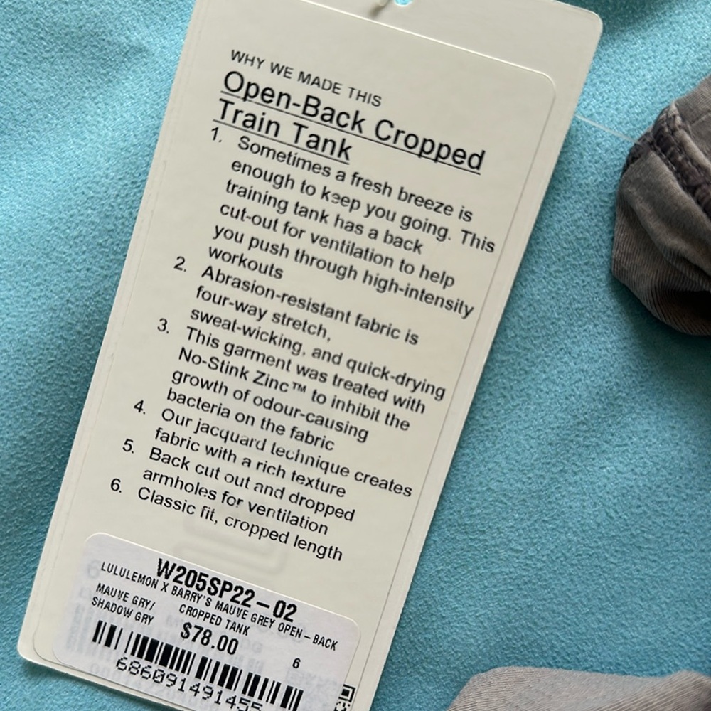 NWT Lululemon cropped train top